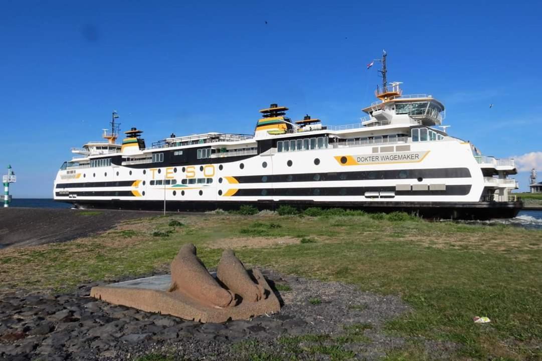 Overnachten onder de Lange Jaap Den Helder Buitenkant foto