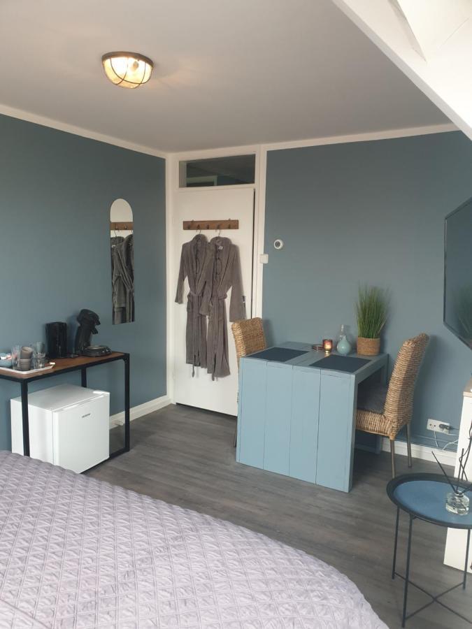 Overnachten onder de Lange Jaap Den Helder Buitenkant foto